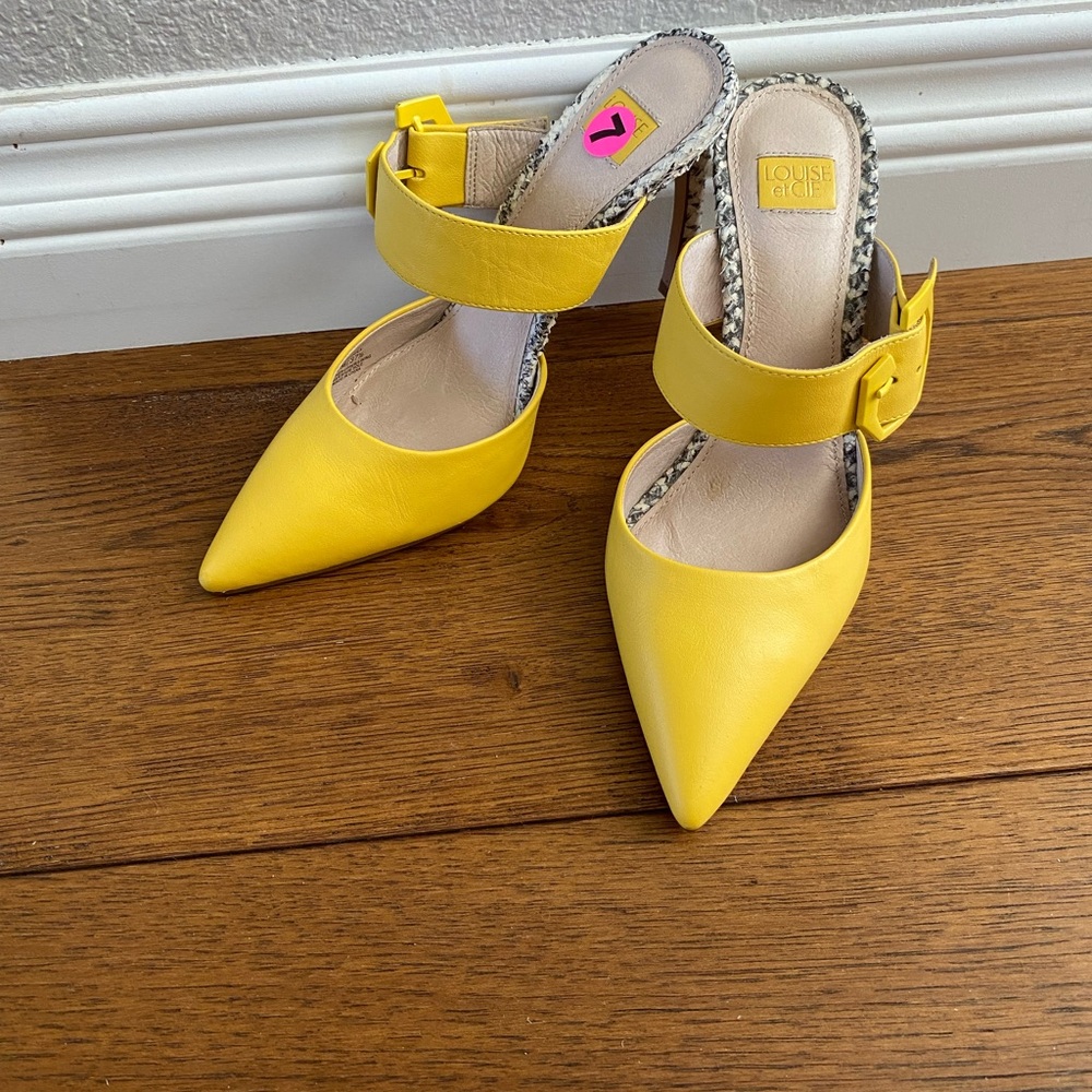 Louise et Cie Women’s Yellow Buckle Leather Pump with Grey Snake Heel Size 7